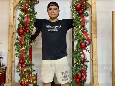 Dây lá thông Noel châu mờ ruy băng đỏ dài 3M [Bản lớn - Nhiều lá - Đèn đom đóm] DAYLA-04